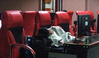 网吧猝死视频,揭开网络沉迷背后的生命危机