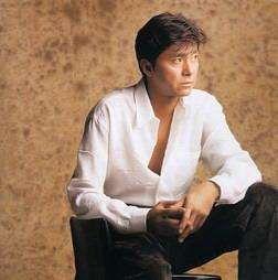 日本胖熊歌手,萌态可掬的音乐使者