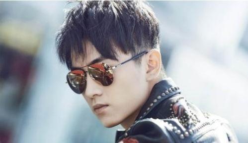 男明星 奶油,魅力四溢的男星风采