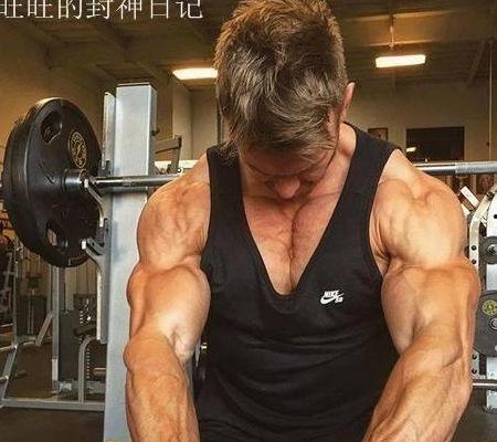 训练胸肌的视频,跟随专业视频教程，轻松塑造健硕胸膛