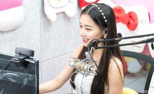 巨乳逆痴汉在线播放,一场颠覆传统的浪漫冒险