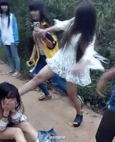 暴力扒衣视频,暴力扒衣视频引发社会热议